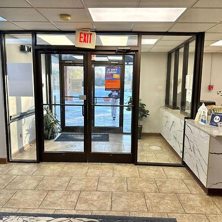 Days Inn By Wyndham Statesboro Buitenkant foto