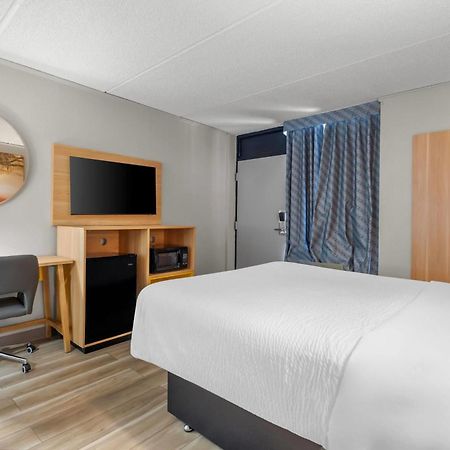 Days Inn By Wyndham Statesboro Buitenkant foto