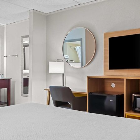 Days Inn By Wyndham Statesboro Buitenkant foto