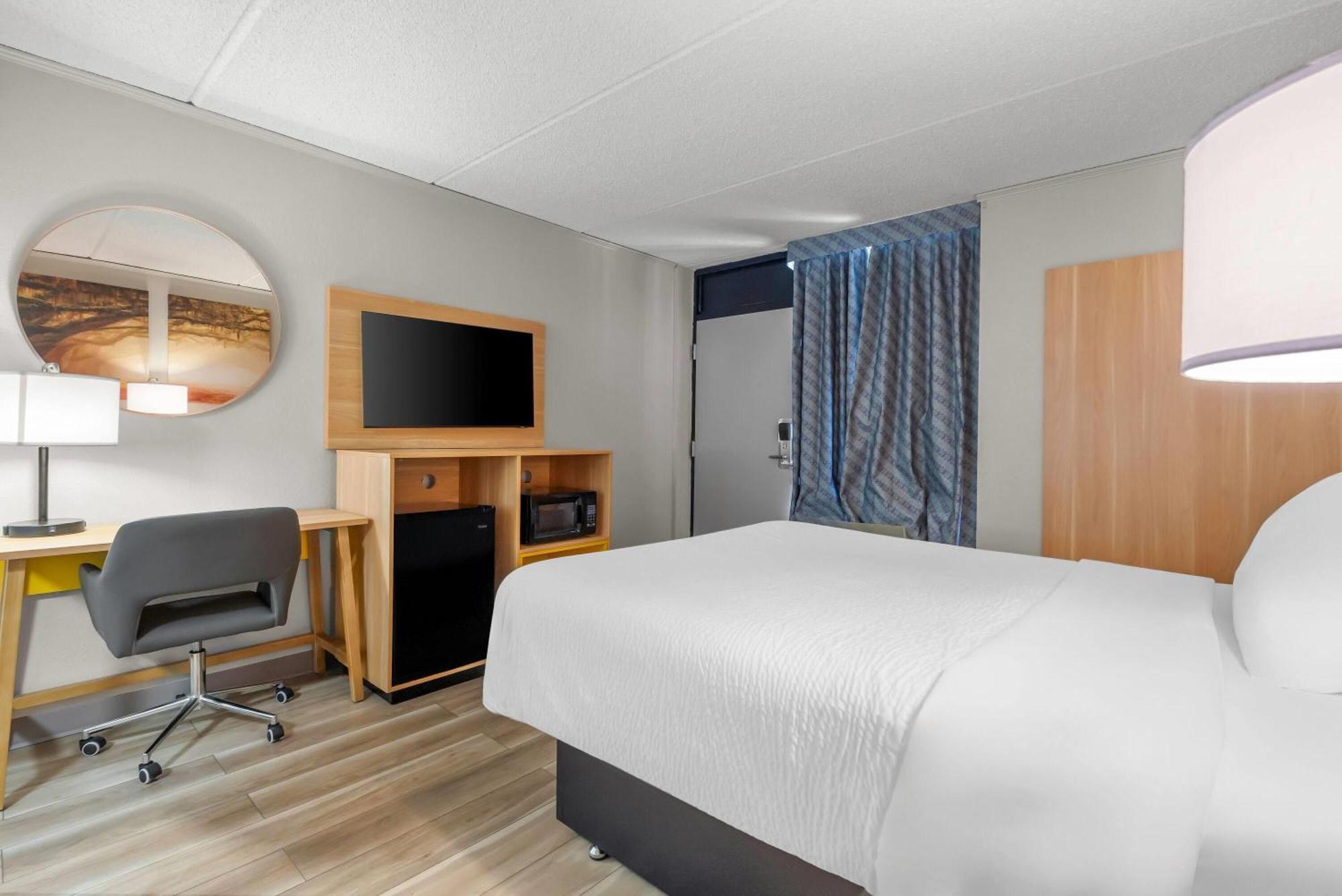Days Inn By Wyndham Statesboro Buitenkant foto