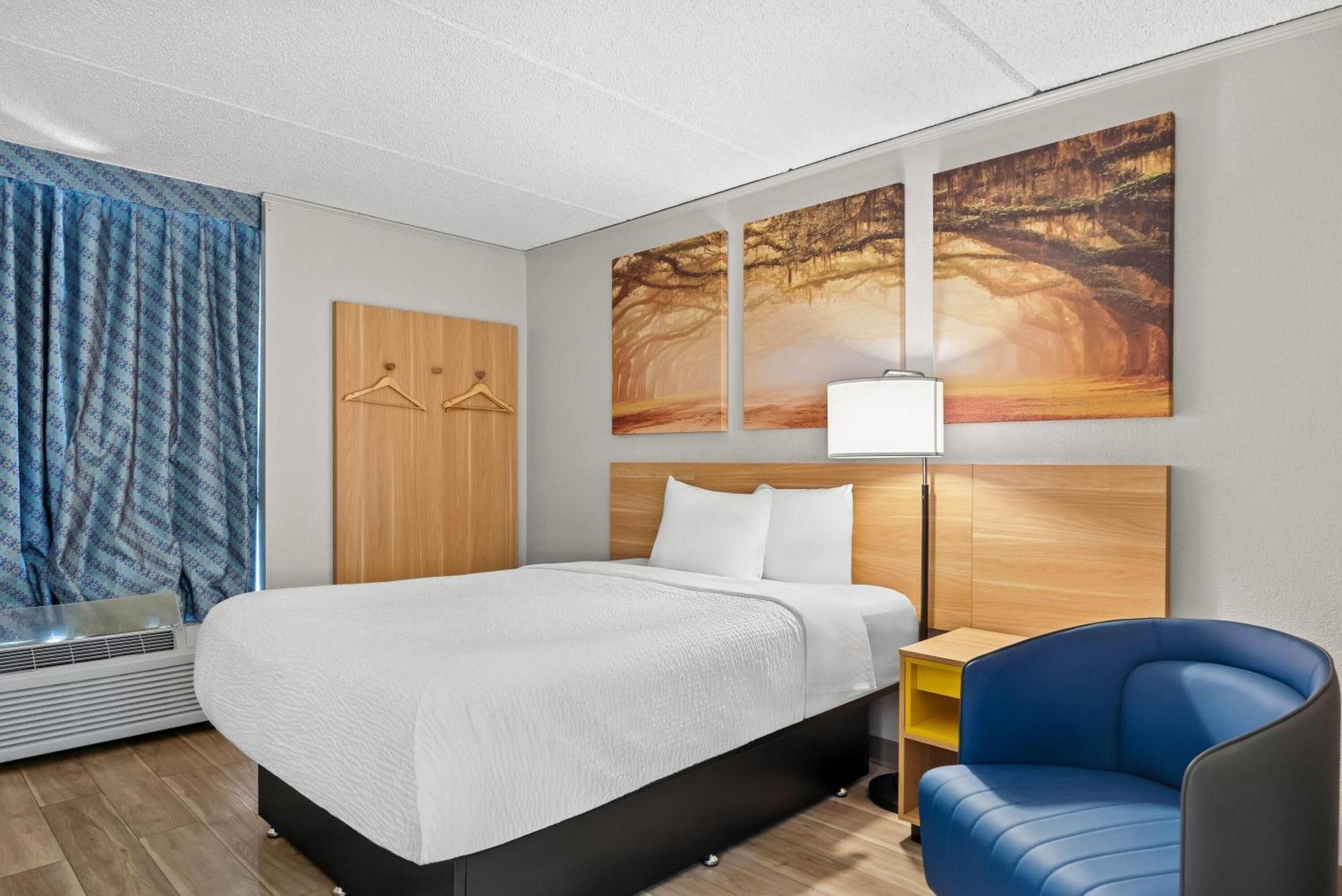 Days Inn By Wyndham Statesboro Buitenkant foto