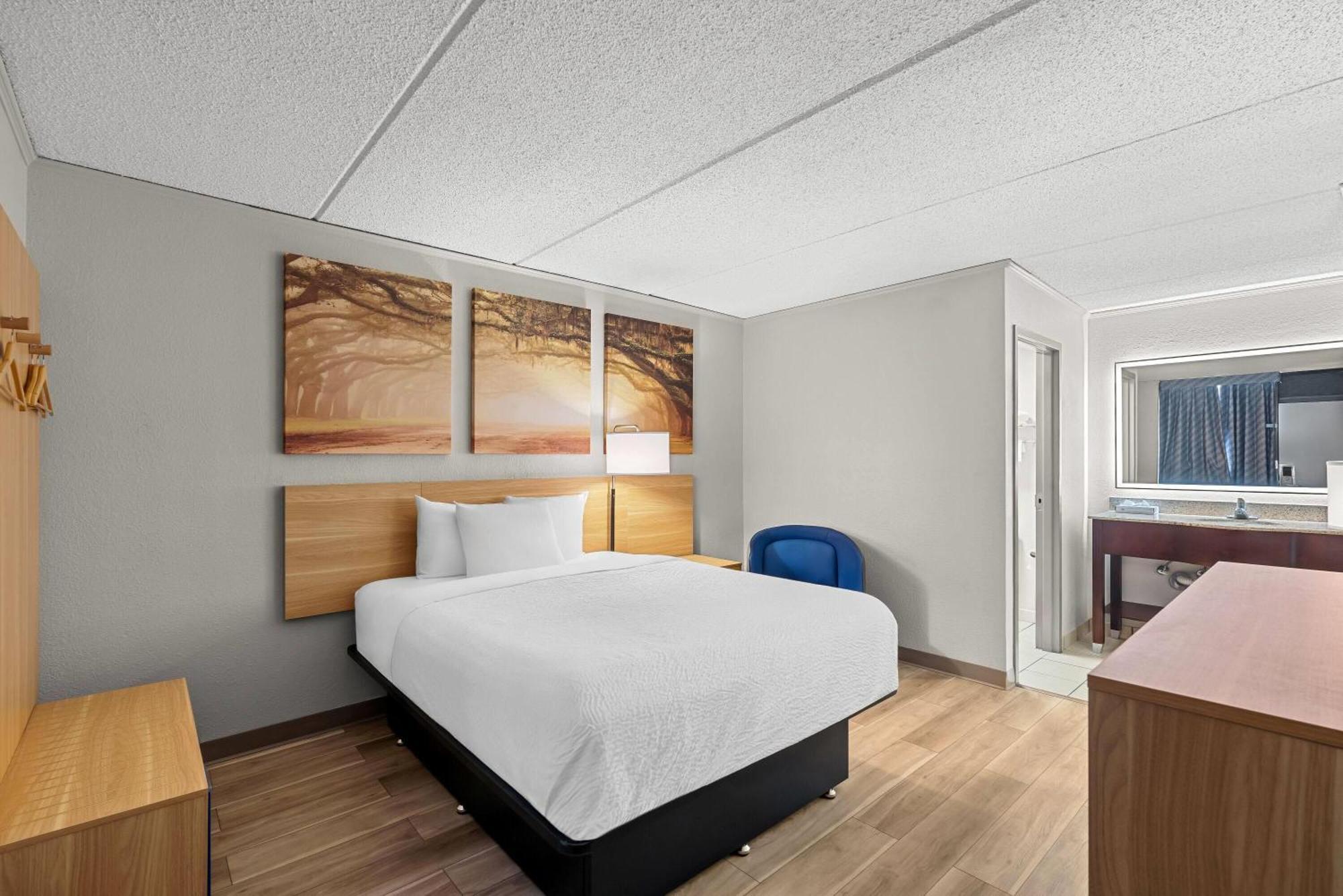 Days Inn By Wyndham Statesboro Buitenkant foto