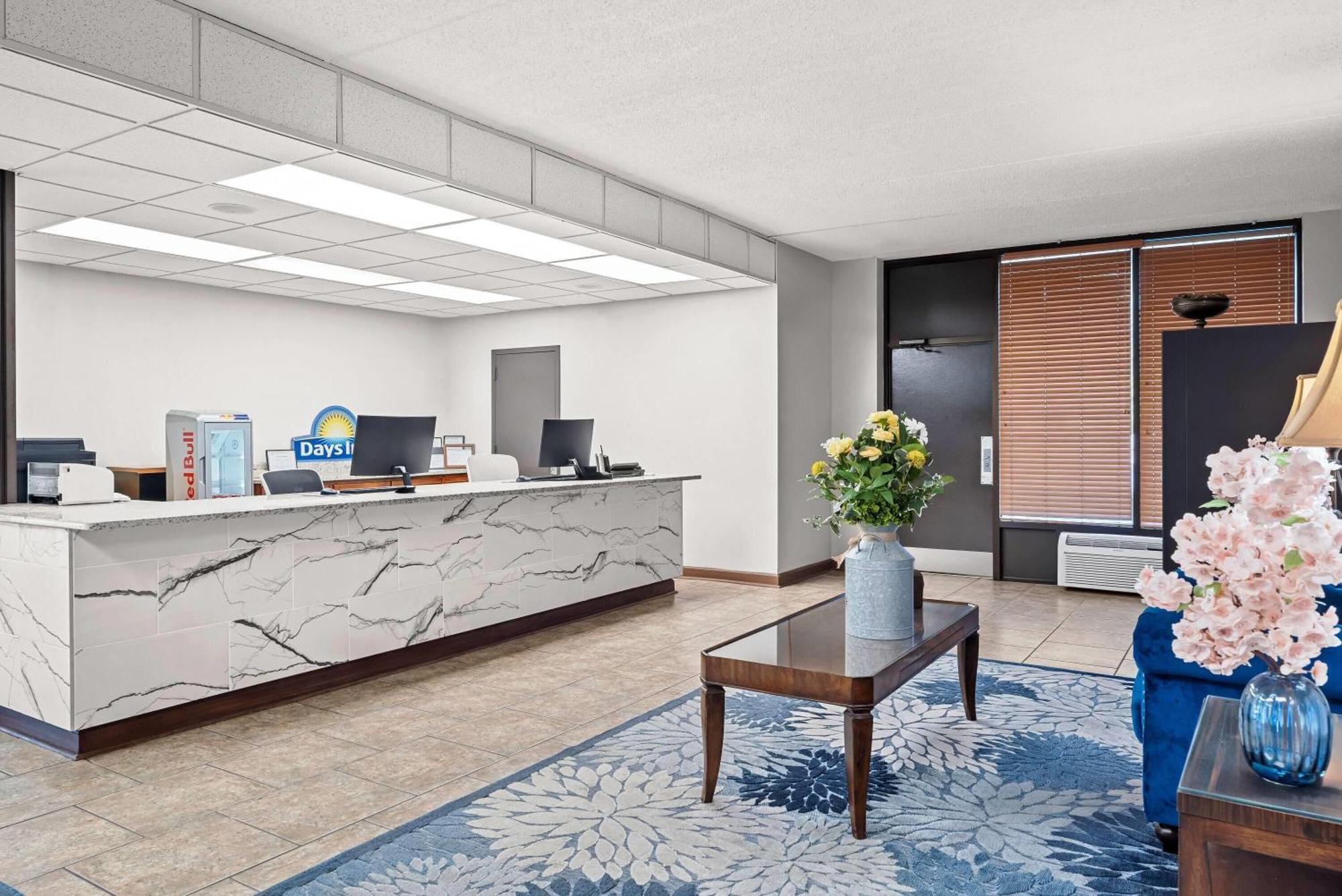 Days Inn By Wyndham Statesboro Buitenkant foto