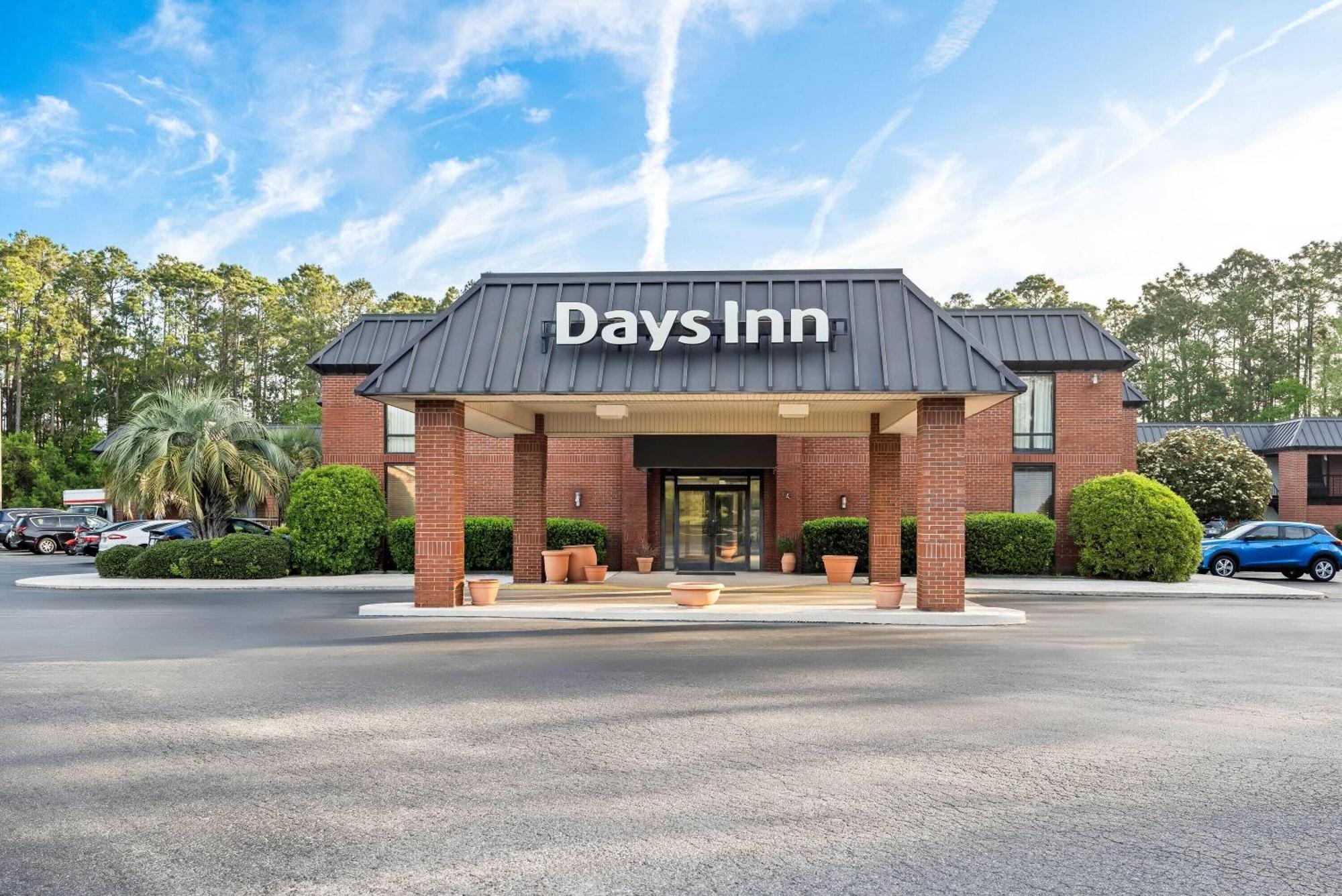 Days Inn By Wyndham Statesboro Buitenkant foto