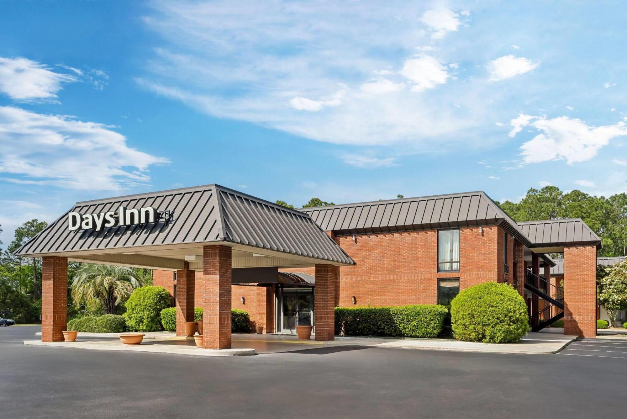 Days Inn By Wyndham Statesboro Buitenkant foto